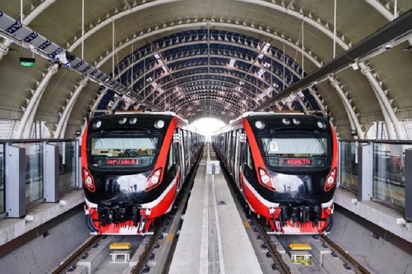 Penumpang LRT Jabodebek Boleh Buka Puasa di Kereta