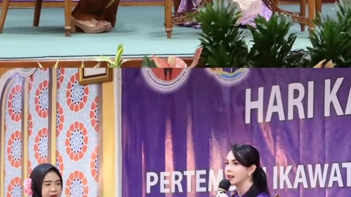 Cantik Penuh Wibawa, Begini Potret Arumi Bachsin saat Hadiri Peringatan HUT ke-10 Ikawati ATR/BPN Jawa Timur