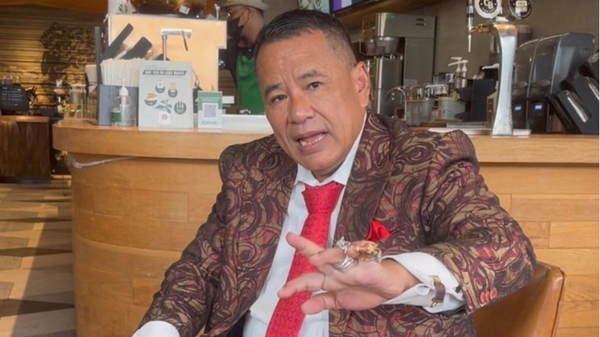 Hotman Paris Banting Setir Buka Gerai Ramen Harga Kaki Lima tapi Janjikan Punya Rasa Bintang Lima, Dapat Dukungan Richard Lee