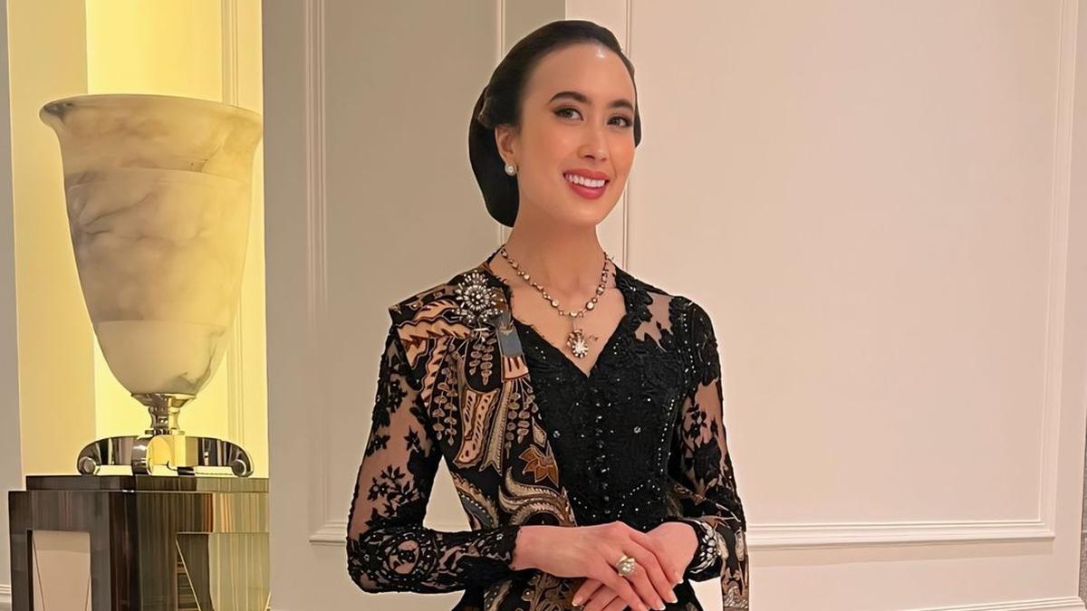 Inspirasi 6 Gaya Kebaya Menpar Widiyanti Putri Wardhana, Ada yang Kompak dengan Titiek Soeharto